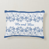 カスタムフローラインジゴ縁どブルー枕 アクセントクッション (裏面)