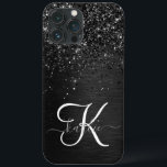 カスタムブラックグリッタースパークルモノグラム iPhone 13 PRO MAXケース<br><div class="desc">ブラックのブラシ付きエレガントメタリック背景にブラックのかわいらしグリッターを搭載したトレンディーの電話ケースきらめくデザインを簡単にパーソナライズする。</div>