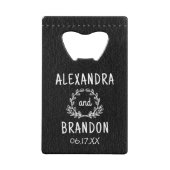 カスタムブラックレザープリント結婚ズボトルオープナー クレジットカード栓抜き (正面)