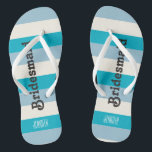 カスタムブリデスメイドビーチサンダルビーチブルーカラー ビーチサンダル<br><div class="desc">あなたもしはビーチのテーマを持って結婚おり、あなたの花嫁のための贈り物を探している、それ以上見ない。これらのおもしろいビーチテーマビーチサンダルは、ビーチを思い出させる色を特徴としているだけで完璧である。中央にBridesmaidという言葉が現れ、その下にBridesmaidの名前/モノグラムが現れる。著作権Kathy Henis</div>