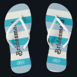 カスタムブリデスメイドビーチサンダルビーチブルーカラー ビーチサンダル<br><div class="desc">あなたもしはビーチのテーマを持って結婚おり、あなたの花嫁のための贈り物を探している、それ以上見ない。これらのおもしろいビーチテーマビーチサンダルは、ビーチを思い出させる色を特徴としているだけで完璧である。中央にBridesmaidという言葉が現れ、その下にBridesmaidの名前/モノグラムが現れる。著作権Kathy Henis</div>