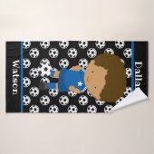 カスタムブルーサッカー少年たちキッズパーソナライズバスタオル バスタオル (バスタオル)