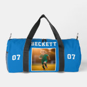 カスタムプレイヤー番号キッズキープサケやる気を起こさせる ダッフルバッグ (裏面)