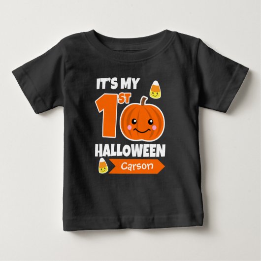 カスタムベビーの最初のハロウィンシャツ – 名前の追加 ベビーTシャツ (正面)