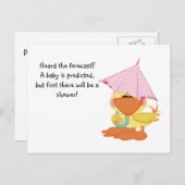 カスタムベビーシャワー招待状ピンクのアヒル雨 インビテーションポストカード (正面/裏面)