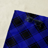 カスタムペットフォトフレームクラシックブルー&ブラックプレイド ビーチタオル (インサイチュ)