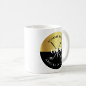 カスタムミニマエレガントリストゴルフモノグラムデザイン コーヒーマグカップ (正面右)