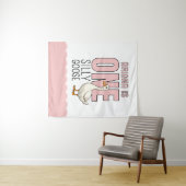 カスタムモダンピンクワン間抜けグースファースト誕生日 タペストリー (インサイチュ(横))