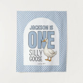 カスタムモダンブルーワン間抜けグースファースト誕生日 タペストリー (正面)