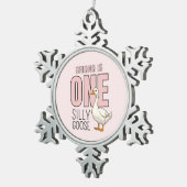 カスタムモダンワン間抜けグースファースト誕生日 スノーフレークピューターオーナメント (右)