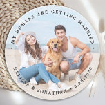 カスタムモダン婚約PET結婚の犬の写真 コースター<br><div class="desc">あなたの祝婚約と犬の結婚式はユニーク、これらの写真と日付を保存し、「私の人間が結婚している取得」結婚式は日付コースターを保存します。写真カスタマイズと名お気に入りの前と日付。このカスタム写真のコースター結婚は、婚約パーティの好意に最適であり、犬の代わりに日付カードを保存する。COPYRIGHT © 2020 Judy Burrows,  Black Dog Art - All Rights Reserved.カスタムモダン婚約PET結婚のドッグフォトコースター</div>