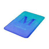 カスタムモノグラムと名前のターコイズから青グラデーション バスマット (アングル)