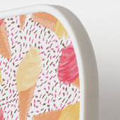 カスタムモノグラムのアイスクリームパターン ピックルボールラケット (左詳細)