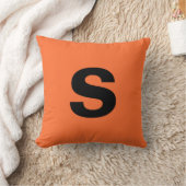 カスタムモノグラムイニシャル焦げオレンジ クッション (ブランケット)