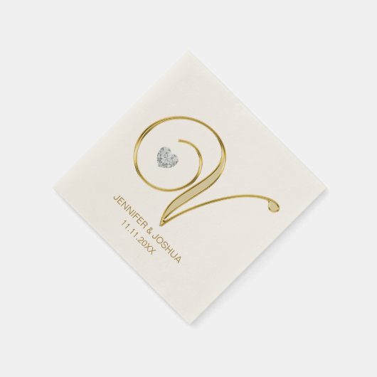 カスタムモノグラム文字V金ゴールドハート結婚ズ スタンダードカクテルナプキン (角)