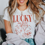 カスタムラスベガスバチェロレッテパーソナライズされた Tシャツ<br><div class="desc">Celebrate your unforgettable Las Vegas bachelorette party with our Red "Lucky In Love" Custom Las Vegas Bachelorette Party Personalized T-Shirts. These vibrant shirts feature a retro casino-inspired design, perfect for capturing the excitement of your bach trip. Whether you're exploring the Strip or enjoying a night out at the casinos, these...</div>