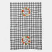 カスタムレッドポピズホワイトイエローデイジーリース キッチンタオル (縦)