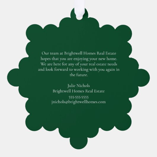 カスタムロゴグリーンクリスマスリース オーナメントカード (裏面)