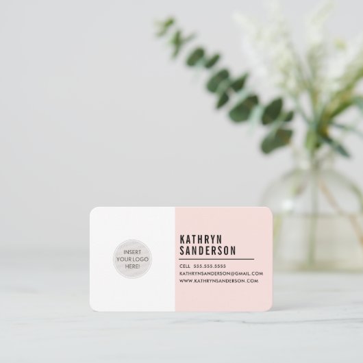 カスタムロゴモダンミニマル赤面ピンク白 名刺 (スタンド正面)