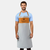 カスタムロゴ会社名グレーオレンジ エプロン (着用した状態)