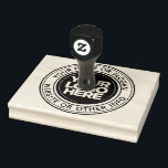 カスタムロゴ大型スタンプ ラバースタンプ<br><div class="desc">独自のカスタムBusiness Logo大規模な4"x5"ラバーインクスタンプを作成する会社名、スローガン、ウェブサイトまたは任意のパーソナライズされた文字。ビジネスロゴ、写真、クリップアート、または画像をアップロードする。このラウンドユニークラバーパーソナライズされたスタンプのテンプレートデザインで自分のオフィスのギフトをはっきりした作りなさい。最小注文なし。カスタムロゴ，ゴム印，会社名，スローガン，ウェブサイト，パーソナライズされた文字，オフィスギフト，ラウンドスタンプデザイン，スタッはっきりしたプ，ギフトパーソナライズされた</div>