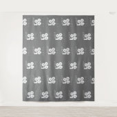 カスタムロゴ ステップリピート グレー フォトブース バックドロップ タペストリー (正面)