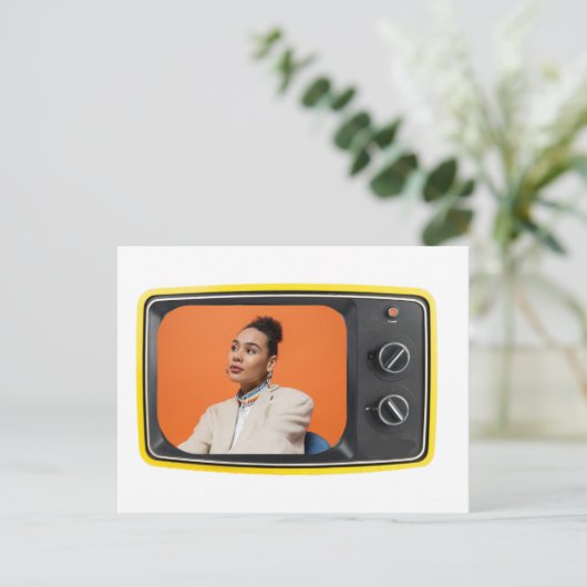 カスタムヴィンテージイエローテレビアーポップ・アートのトスタイル ポストカード (スタンド正面)