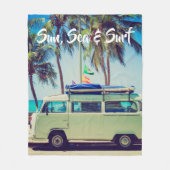 カスタムヴィンテージビーチキャンパーバスとヤシの木： フリースブランケット (正面)