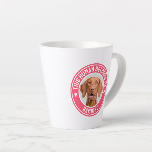 カスタム写真この人はペットの名前だ カフェラテマグ (右アングル)