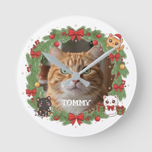 カスタム写真とペットの名前のクリスマス ラウンド壁時計 (正面)