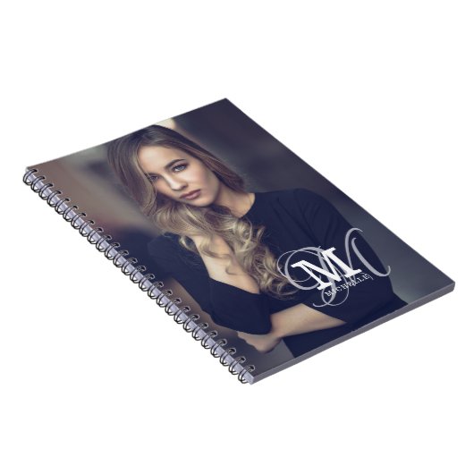 カスタム写真と名前のタイポグラフィ ノートブック (右側)