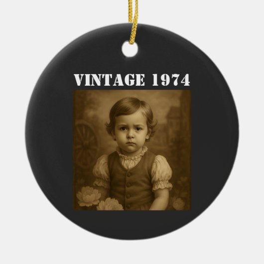 カスタム写真と年のヴィンテージパーソナライズされた セラミックオーナメント (正面)