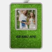 カスタム写真と文字グリーングリッター シルバープレートフレームオーナメント (正面)