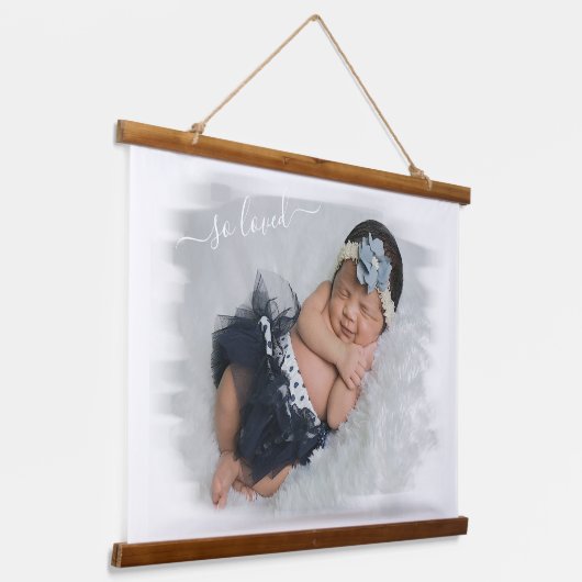 カスタム写真テンプレートをパーソナライズする愛された文字 吊り下げ型タペストリー (傾斜あり)