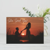 カスタム写真彼女が言ったYesエレガントタイポグラフィ 招待状 (スタンド正面)