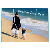 カスタム写真文字あなたの家族の写真MOM ラージペーパーバッグ (裏面)