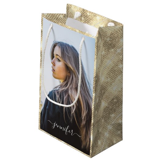 カスタム写真文字金ゴールドユニーク誕生日 スモールペーパーバッグ (裏面アングル)