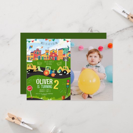 カスタム写真、グリーントラクター誕生日 招待状 (正面/裏面インサイチュ)