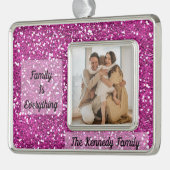 カスタム写真、名前、引用文ピンクグリッター シルバープレートフレームオーナメント (左)