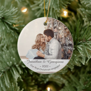 カスタム初めてのクリスマス婚約した2022フォトホリデー セラミックオーナメント