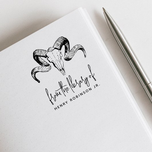 カスタム名の本のライブラリーからの動物の頭蓋骨 ラバースタンプ