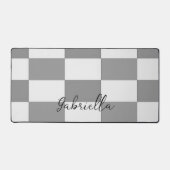 カスタム名グレー チェック ブロック パターン デスクマット (正面)
