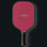カスタム名スタイリッシュモノグラムのMagenta Red ピックルボールラケット<br><div class="desc">カスタム名モダンスタイリッシュ前マゼンタレッドPickleballパドル</div>