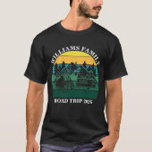 カスタム名入り家族バケーション山岳ロードトリップ Tシャツ (正面)