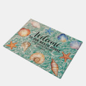 カスタム名歓迎ようこそ私たちのビーチ ドアマット (アングル)