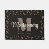 カスタム名記号Newlywedsギフトアイディアモダン ドアマット (正面)