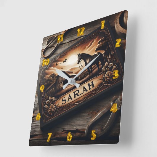 カスタム夕暮れ時の馬と納屋の木彫り スクエア壁時計 (傾斜)