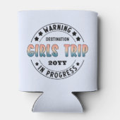 カスタム女子旅進行中 グラデーション おもしろ 缶クーラー (裏面)