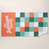 カスタム家族の名前ビーチタオル – Poolside C ビーチタオル (正面)