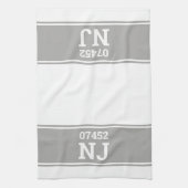 カスタム州郵便番号引っ越し祝いパーティーギフトグレー キッチンタオル (縦)